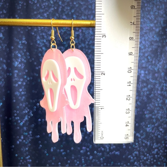 Ghost Face pink glitter dangle earrings - Picture 6 of 8